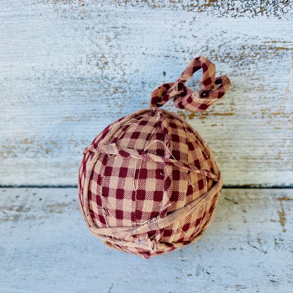 *Primitive Rag Balls Set of 3 Assorted Colors - Picture 4 of 12